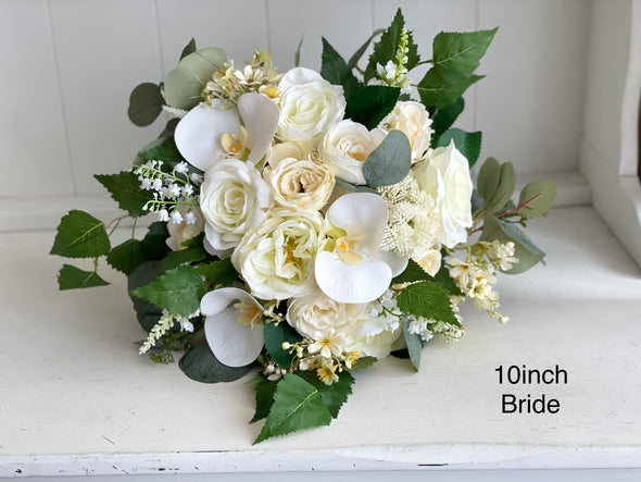 Cream and white wedding flowers