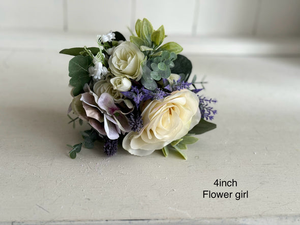 Lavender, dusty lilac and cream wedding flowers