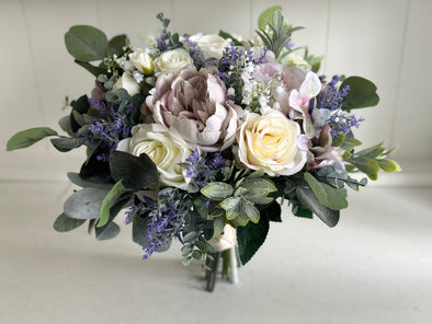 Lavender, dusty lilac and cream wedding flowers