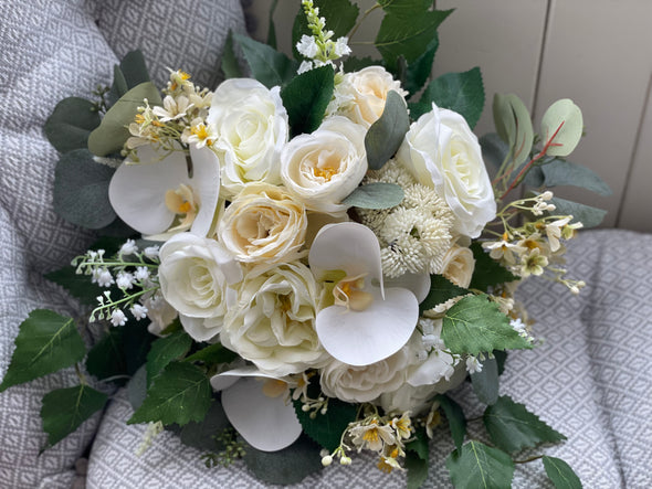 Cream and white wedding flowers