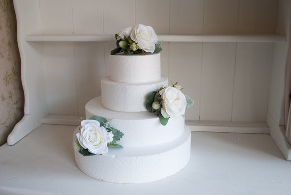 White and ivory rustic cake flowers with thistle and eucalyptus
