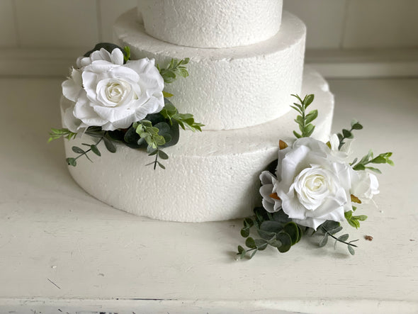 Natural white and green silk wedding flower cake decoration